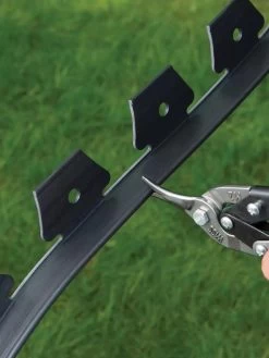 EasyFlex™ No Dig Edging, 50' 10 EasyFlex™ No Dig Edging, 50' -Garden Sales 8592452 002V 3 4